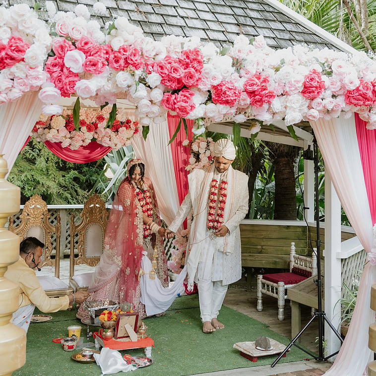 Traditional Hindu wedding ceremony with Mandap at Settlers Country Manor Auckland