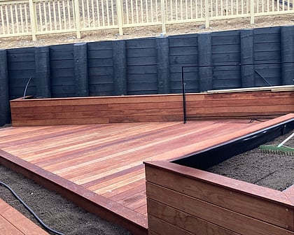 nelson.jpg Deck creating usable outdoor living space on a difficult Nelson section
