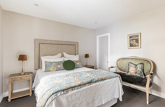 Peonies Cottages - Martinborough Accommodation
