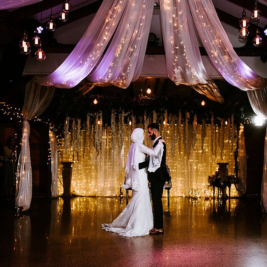 wedding couple dancing
