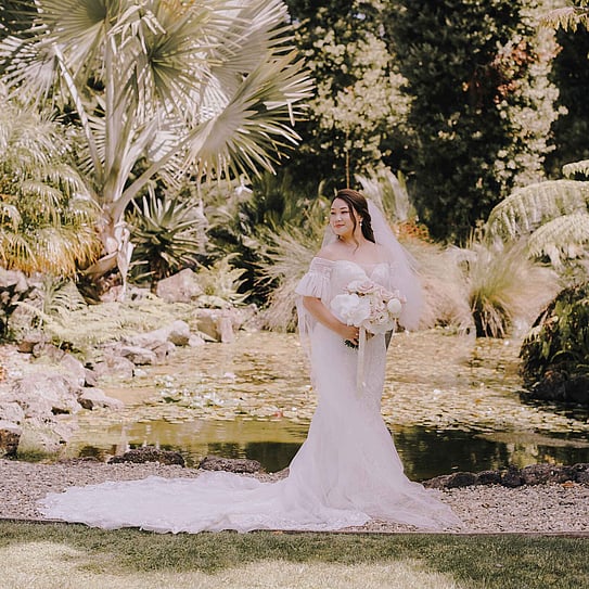 bride posing