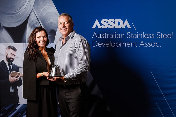 Matt Taylor from TPM receiving the 2024 ASSDA Fabricator of the Year Award