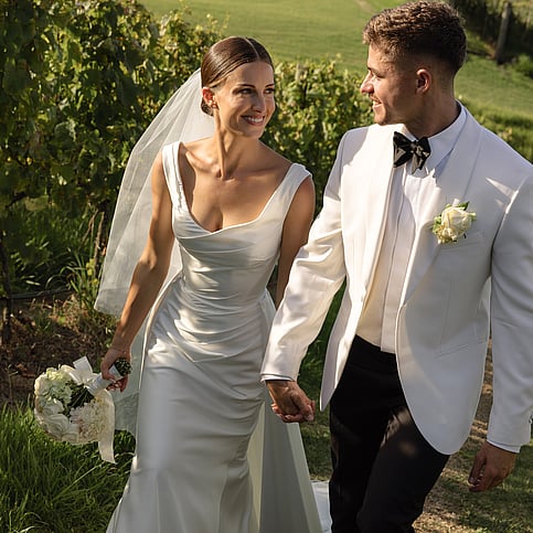 Waiheke wedding at Batch Winery, relaxed vineyard wedding