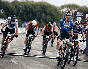 Gaze grabs Houdini-like short track win at UCI MTB World Series in USA
