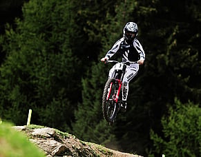 Taranaki rider leads strong Kiwi downhill MTB showings