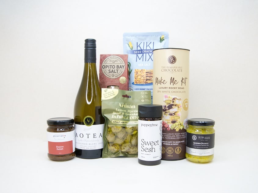 Corporate gift boxes NZ for client gifts, employee appreciation and business gifting