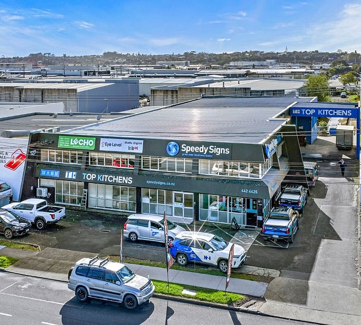 Speedy Signs Takapuna drone frontage