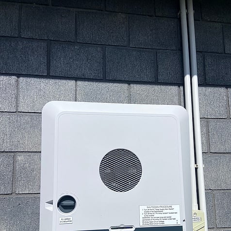 Fronius inverter mounted outside in Tirau