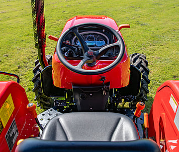 MF 2700 Series Tractor steering wheel