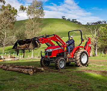 Massey Ferguson 1800 E Tractor in the field