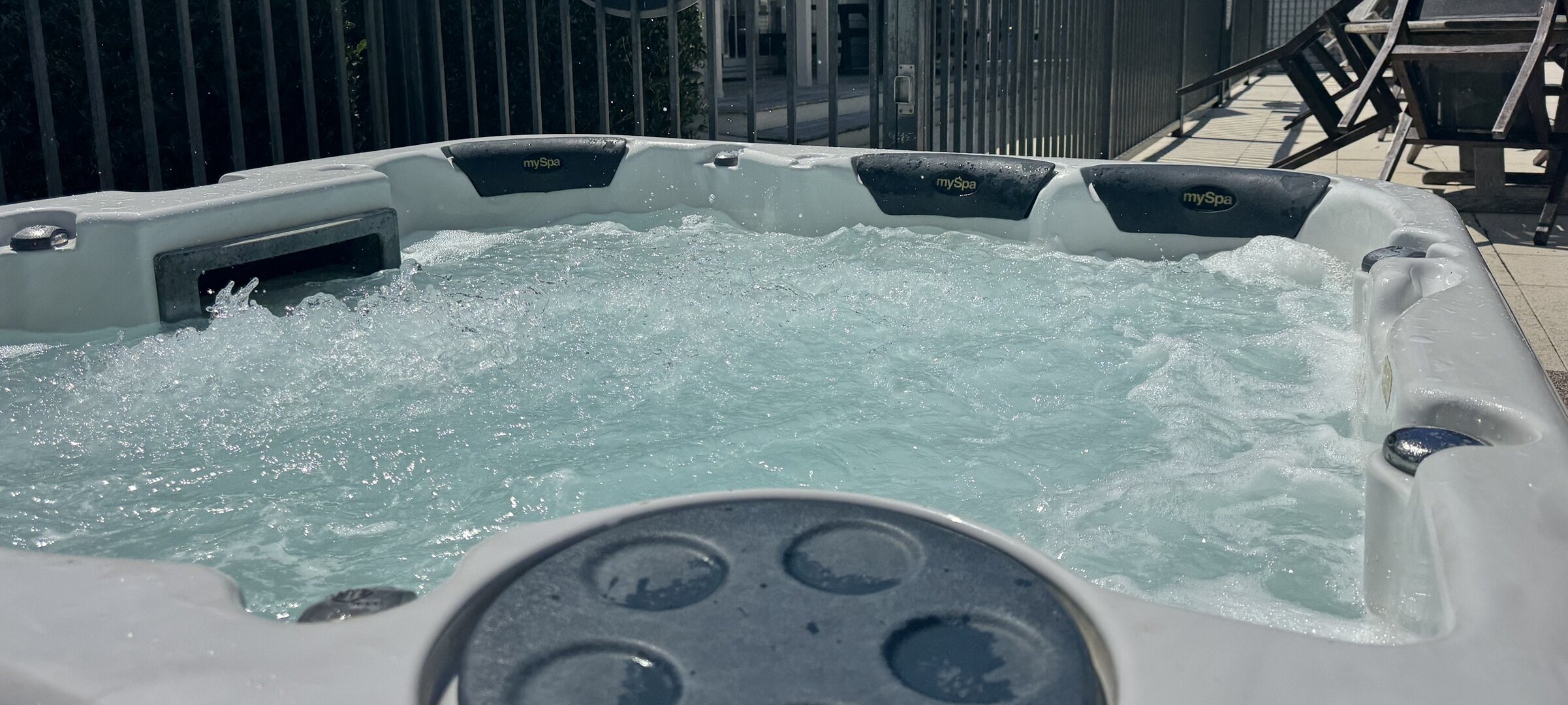Close up of spa pool at Crab Shack Cottage holiday home Russell