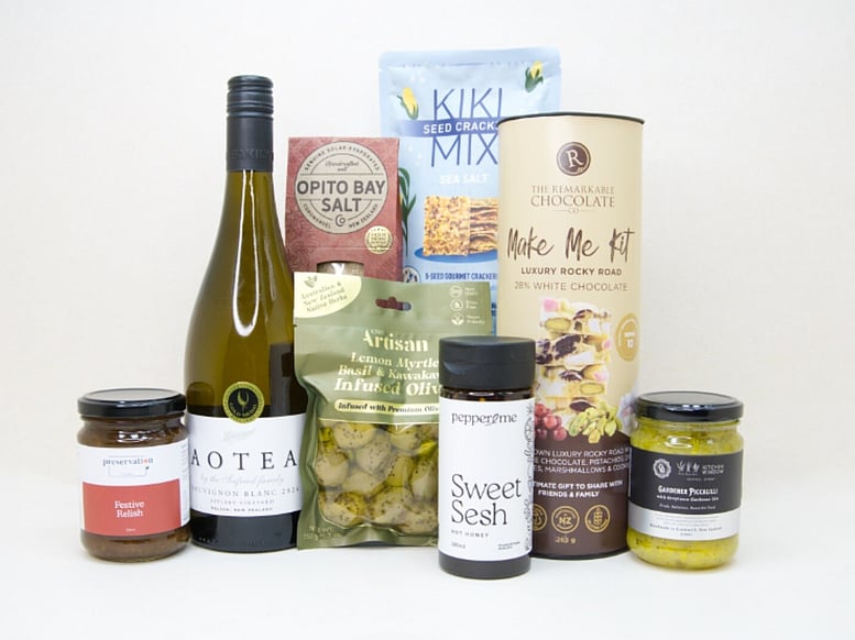 corporate gift boxes filled with nz made and designed products
