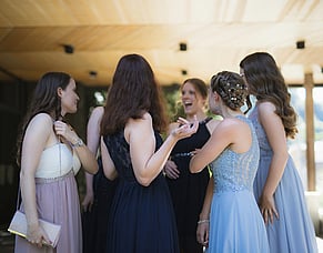 The Complete Guide to What to Wear to a Wedding