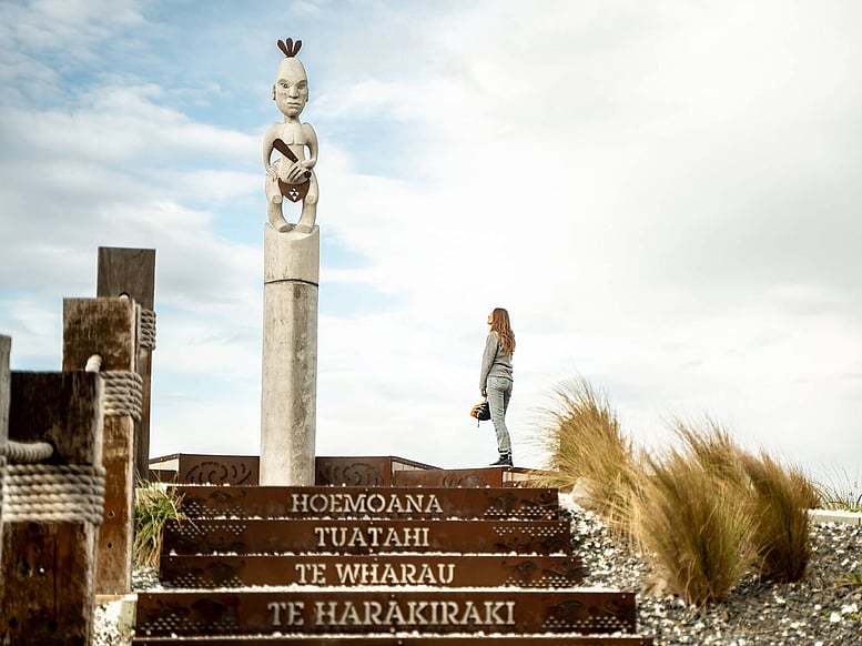 Tourist at Paparoa Point in Kaikoura
